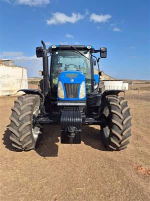 New Holland Tractor T 6050
