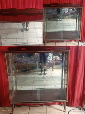 Vintage MCM Glass Display Cabinet / Vitrine