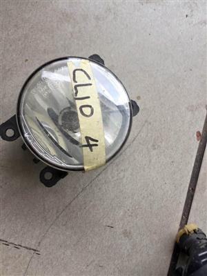 Renault Clio 4 fog light for sell in good condition nice and clean