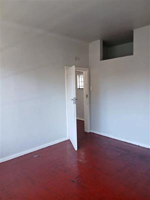 Spacious 2 Bed Apartment available in Orange Grove