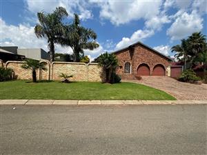 Upmarket Family Home with Income-Generating Flatlet in Greenhills