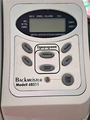 Bread baking machine