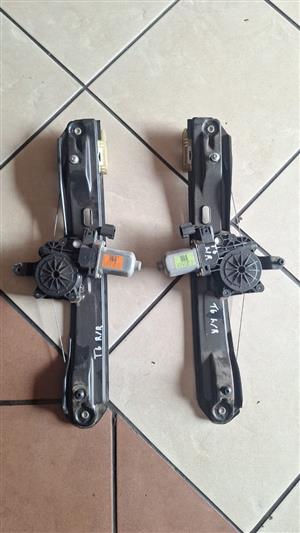 Ford Ranger 2.2 R/R L/R Window Meg R1750 Each