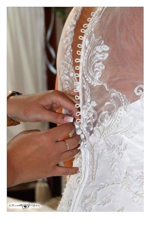 WEDDING DRESS FOR SALE: = R 5000