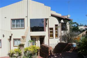 House For Sale in Chatsworth