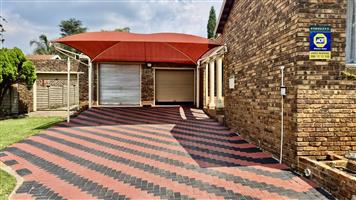 4 bedroom family home in hoeveldpark ext 1