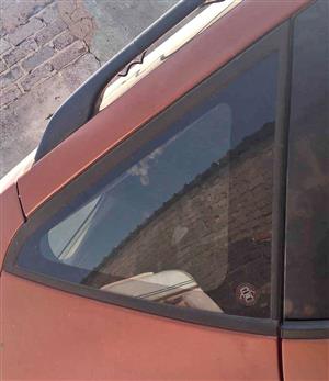 Nissan Murano RR fender glass