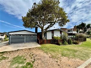 Stunning Family Retreat in Prime Location