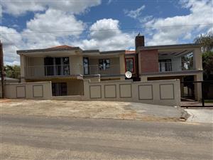 5 BEDROOM HOUSE FALE IN HAZYVIEW VANKASIEDORP