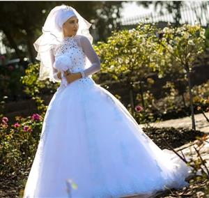 Pre loved wedding gown