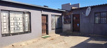 House For Sale in Tembisa Ext 4