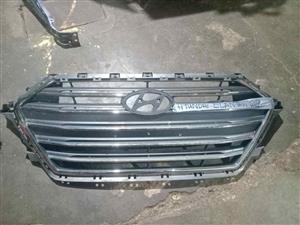 Hyundai elantra grill 2019 / 24
