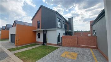 Contemporary four bedroom home