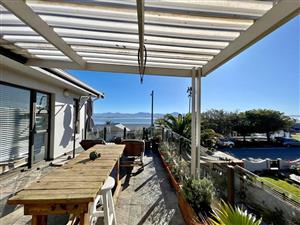 4 Bedroom Home For Sale in Linkside, Mossel Bay Central