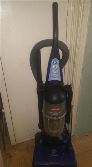 Upright vacuum Bissell Bagless cleaner great cleaner