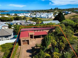 House For Sale in Still Bay West