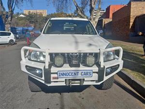 2003 TOYOTA PRADO LAND CRUISER SUV, 4.0 ENGINE PETROL, AUTOMATIC, WHITE COLOR, 185000KMS