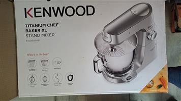 Kenwood chef Baker Titanium XL