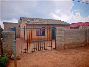 House for sale in orange farm Driziek ext6