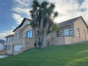 House For Sale in Mossel Bay Golf Estate