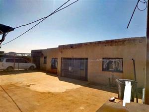 House for sale in orange farm ext7
