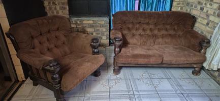 Solid Wood Lounge Suite – 6 Seater + Side Table