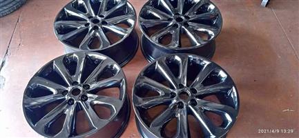 OEM set of 20 inch Land Rover sport mags for sell with pcd 5 by 120