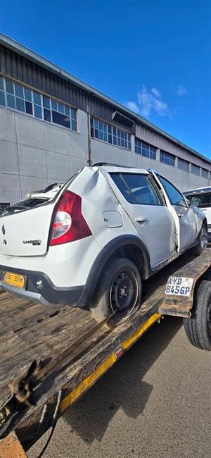 Renault Sandero stepway 1.6 2012 model with K7MF engine stripping for spares code 2