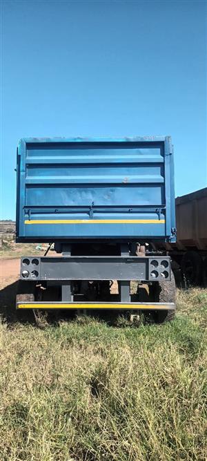 Henred Fruehauf Drawbar Tipper Trailer (15 Cube)
