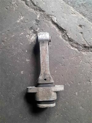 Kia Sportage/Hyundai ix35 lower mountain for Sale