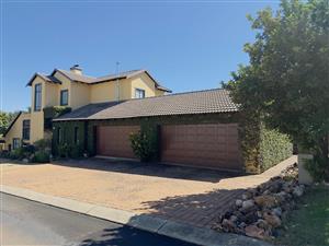 House For Sale in Blue Valley Golf Estate
