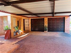 EXCLUSIVE FAMILY LIVING IN THE HEART OF NYLPARK