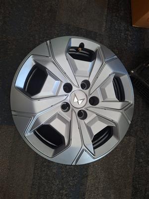Mahindra 3XO Rims brand new