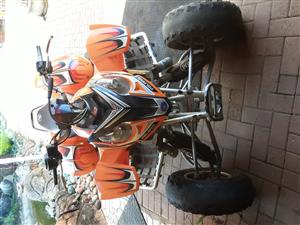 Polaris 500 predator 2005 for sale. Standing for 1 year. Start but floods, dont 