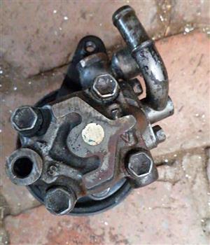 NISSAN MURANO POWERSTEERING PUMP.