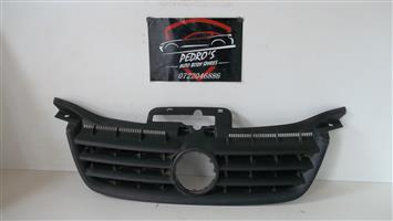 VW Touran grille