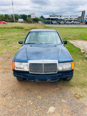 W124 200 cabarator stripping for spares