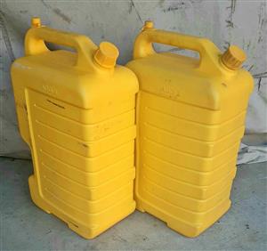 25 liter Diesel containers