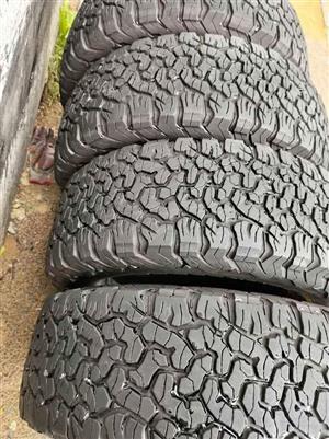 5 X 265/65/18 BF Goodrich A/T KO2 tyres with sufficient threads
