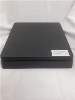 PS4 CONSOLE  (S111810A)