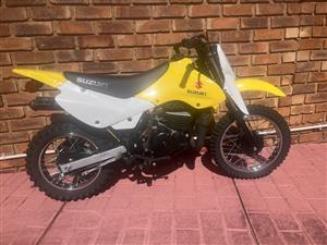  2004 Suzuki JR 80. Two stroke. Manual, 5 speed transmission. 