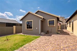 3 beds 2 baths House