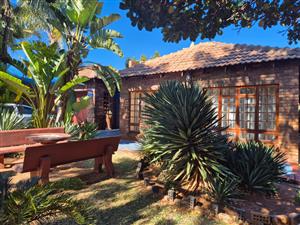 SPACIOUS FAMILY HOME IN FLORA PARK