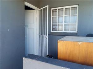 2 Bedroom Safe & Secure House Available In Brooklyn Ysterplaat Area From 28 Feb