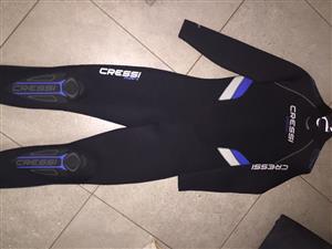 Cressi wetsuit and Gloves / Mares Booties / Snorkel and Mask