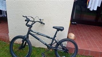 set of 2 bicycles in working condition  for sale 