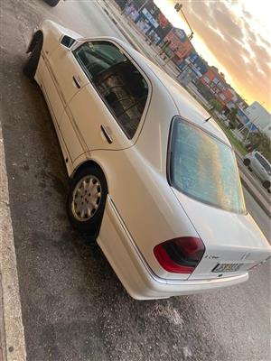 Mercedes benz c200 for sale  Car Start and drive no issues  No