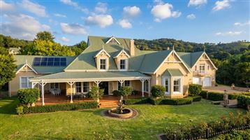 Elegant Country Estate Living with Exceptional Views