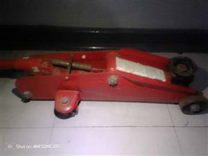 SECOND HAND TROLLEY JACK (2-Toner)