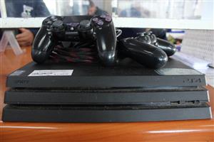 1TB PS4 W/2 CONTROLLERS NO CABLES(S067385A)